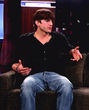 Ashton Kutcher, hablando en televisión