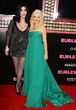 Cher y Christina sobre la alfombra roja