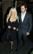 La cantante ya puede vivir en su mansión de California con su novio Matt Rutler