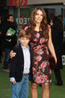 Damian, el hijo de Elizabeth Hurley, ha decidido que quiere seguir los pasos de su madre y convertirse en una estrella