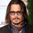 Johnny acudió sin su mujer Vanessa Paradis al estreno del film