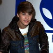 Justin Bieber con una chaqueta vaquera de Louis Vuitton