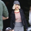 Christina Aguilera por la calle junto a su hijo. Christina Aguilera por la calle junto a su hijo.