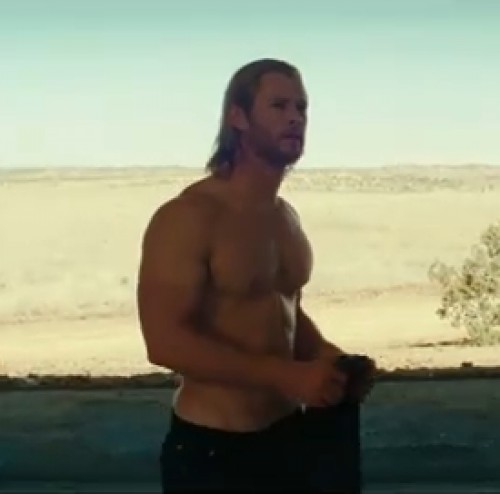 Elsa Pataky, Chris Hemsworth, Anthony Hopkins, Natalie Portman - Chris Hemsworth luce músculos en Thor Elsa Pataky, Chris Hemsworth, Anthony Hopkins, Natalie Portman - Chris Hemsworth luce músculos en Thor